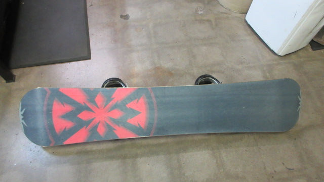 Load image into Gallery viewer, Used Lamar Blazer 151cm  Snowboard W/ Bindings
