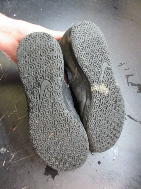 Load image into Gallery viewer, Used Nike Tiempo LegendX 7 Club Indoor Soccer Shoes - Size Youth 4.5
