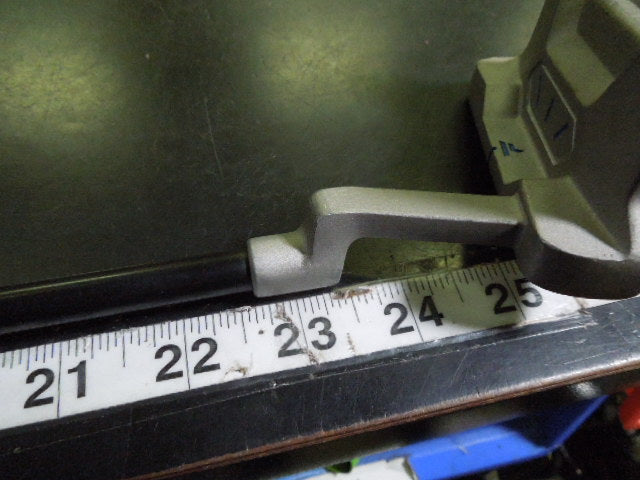 Load image into Gallery viewer, Used Top Flite Right Hand 23" Jr Mallet Putter

