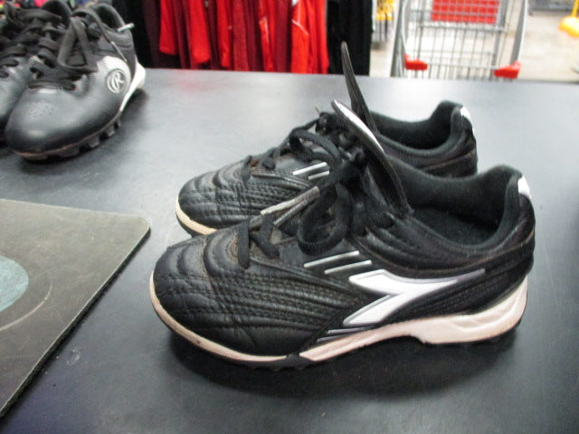 Load image into Gallery viewer, Used Diadora Youth 10.5 Baseball Turf Shoes
