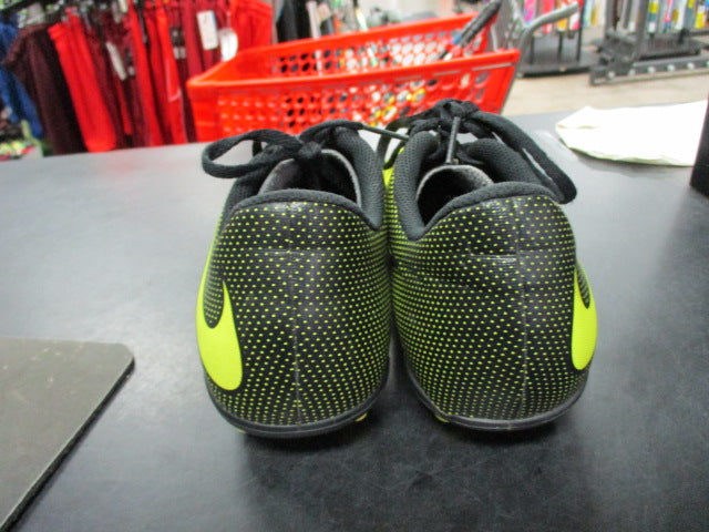 Load image into Gallery viewer, Used Nike Bravata II Size Youth 6 Soccer Cleats
