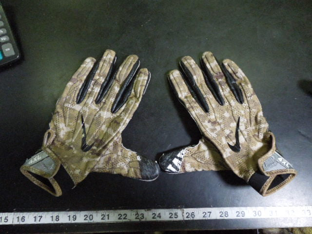 Load image into Gallery viewer, Used Nike SuperBad 4.0 STS NFL Issued Reciever Gloves Size 4XL
