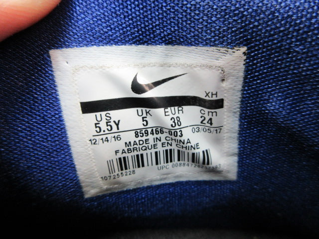 Load image into Gallery viewer, Used Nike Kyrie 3 Basketball Shoes - Size Youth 5.5
