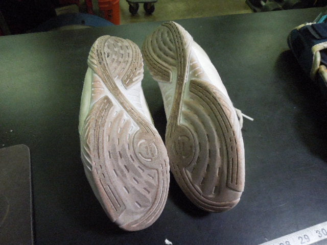 Load image into Gallery viewer, Used Nfinity Evolution Cheerleading Shoes Size 8.5
