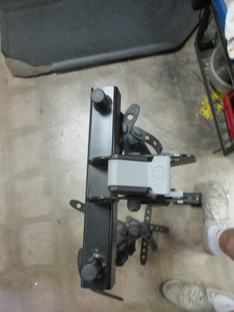 Load image into Gallery viewer, Used Thule 4 Bike Hitch Rack
