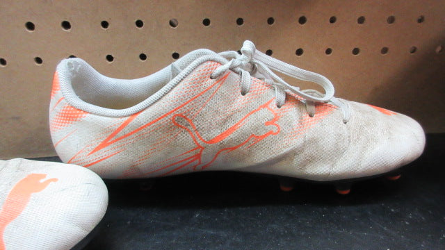 Load image into Gallery viewer, Used Puma Attacanto FG/AG Soccer Cleats - Size 5.5

