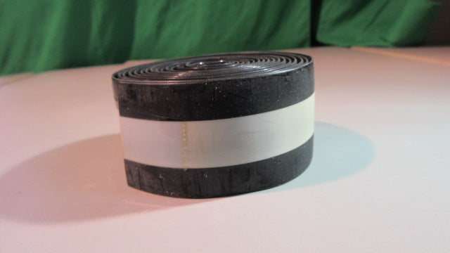 Load image into Gallery viewer, Origin8 Cycling Tube Protector 26/29x1.9-2.35 Single, 1
