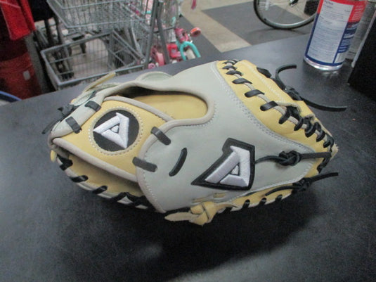 Used Akadema ASM47 Torino Glove Series Catchers Mitt 33