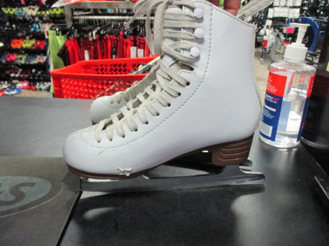 Load image into Gallery viewer, Used Jackson Mystique Mark II Size 3.5 Figure Skates (Has Wear)
