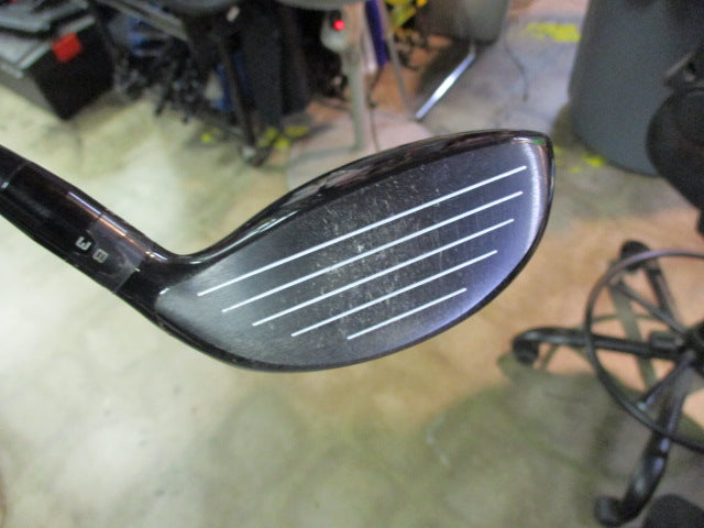 Load image into Gallery viewer, Used Titleist 915 F 3 Fairway Wood Lefty Reg Flex
