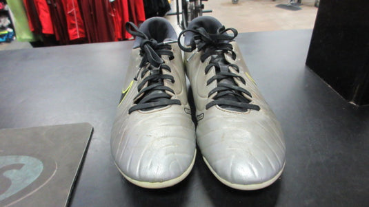 Used Nike Tiempo Legend 10 Size 9.5 Soccer Cleats