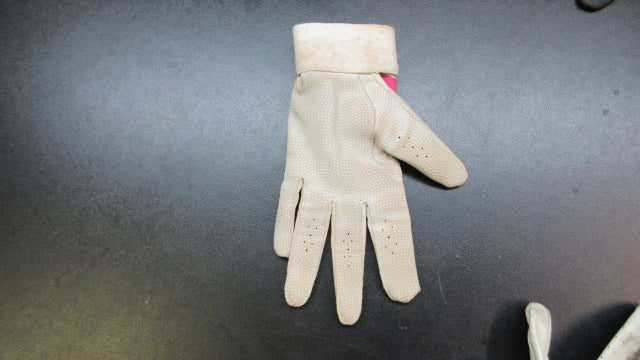 Load image into Gallery viewer, Used Under Armour Batting Glove - QT1 - Youth Small - LH
