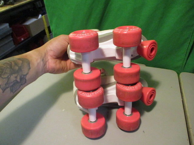 Load image into Gallery viewer, Used Roller Derby Firestar Size Youth 12 Quad Skates
