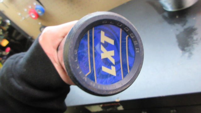 Load image into Gallery viewer, Used Louisville Slugger LXT 32" -11 Composite Fastpitch Softball Bat
