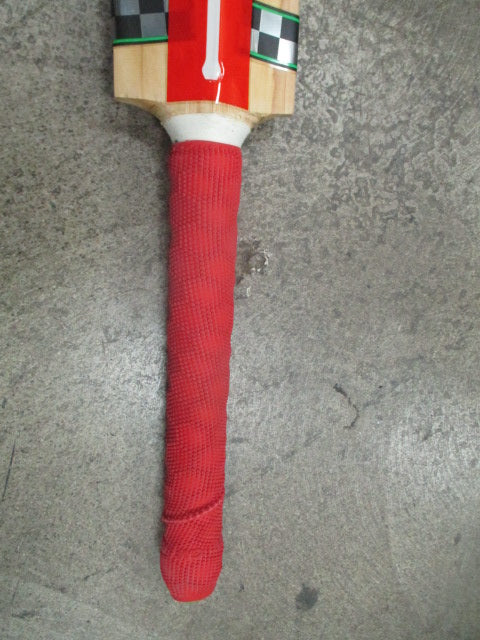 Load image into Gallery viewer, Used Gray Nicolls Vapour 1.3 5 Star English Willow Cricket Bat
