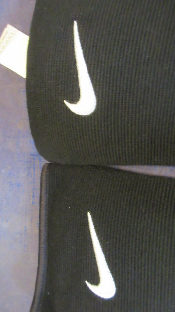Used Nike Essential Knee Pads Youth Size XS/S