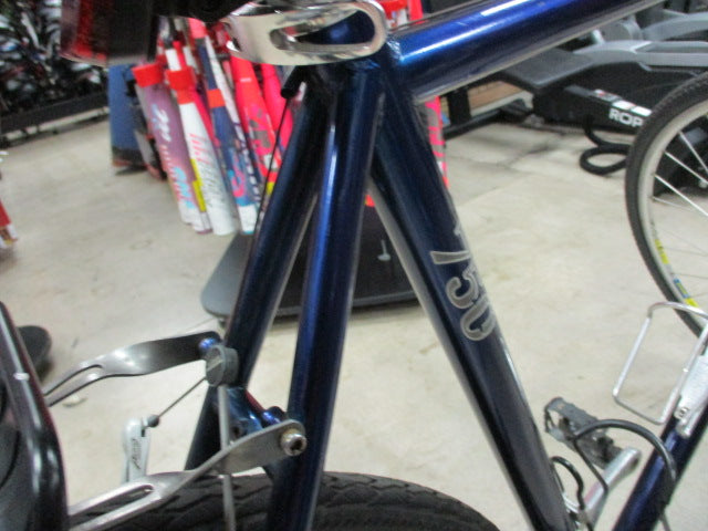 Load image into Gallery viewer, Used Trek 750 Multi Track 22&quot; Frame Bicycle
