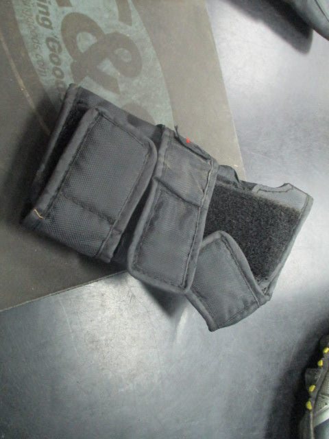 Used Forward Youth Skating Wrist Guards
