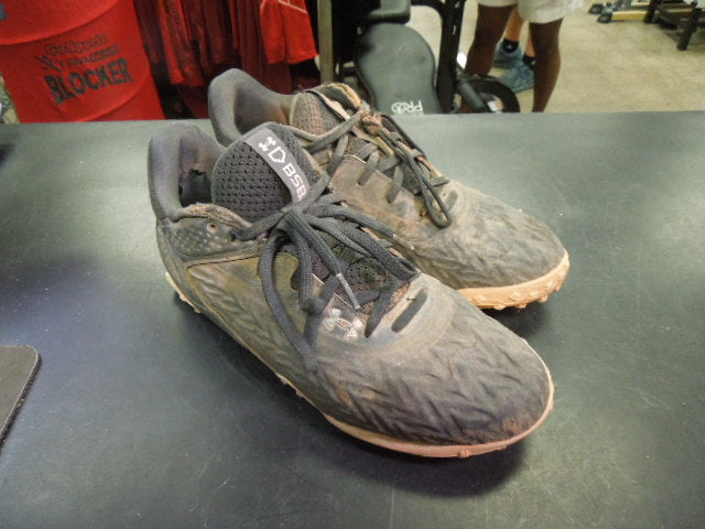 Load image into Gallery viewer, Heavy Use Under Armour Yard Turf Cleats Size 7
