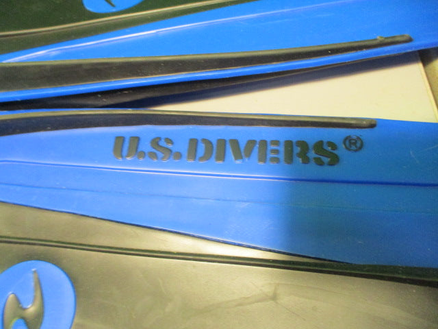 Load image into Gallery viewer, Used Agua Lung US Divers 22&quot; Size 9-13 Dive Fins
