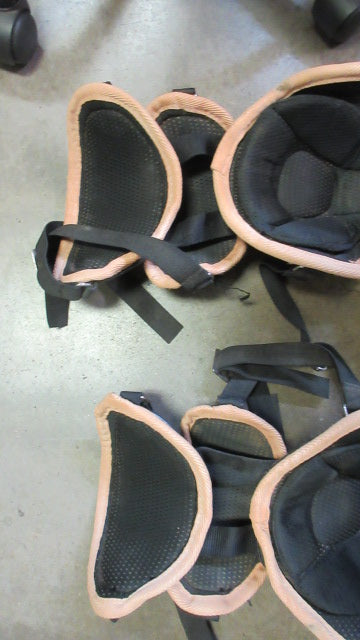 Load image into Gallery viewer, Used Wilson C1K Shin Guards Size Adult
