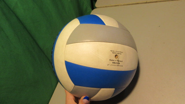 Load image into Gallery viewer, Used Molten 12 &amp; Under VB-U12 Volleyball
