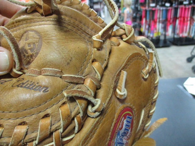 Load image into Gallery viewer, Used Nokona Limited Edition CM225BF Genuine Range Buffalo Catchers Glove
