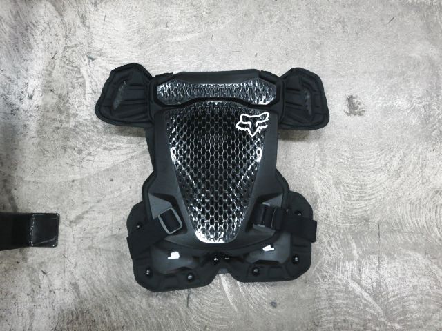 Load image into Gallery viewer, Used Fox Racing R3 Youth Ventilated Chest Protector
