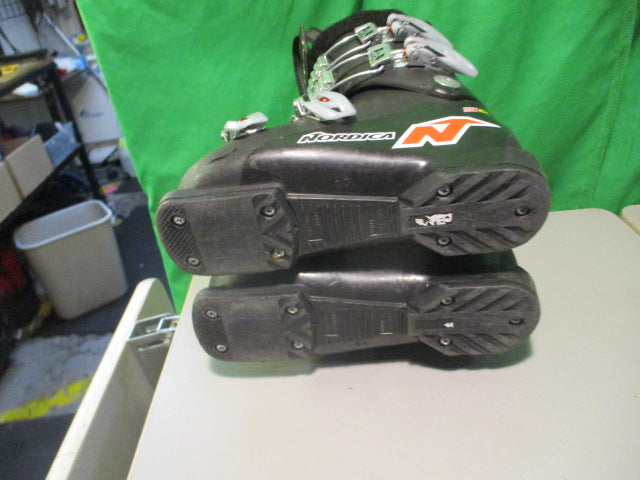 Load image into Gallery viewer, Used Nordica Dobermann Team 60 Size 20.5 Downhill Ski Boots
