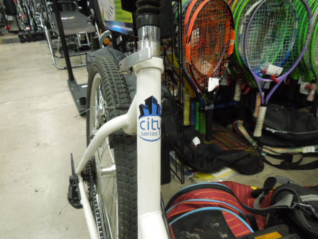 Load image into Gallery viewer, Used Schwinn Ladies Link 26" 21 Speed All City Bicyle
