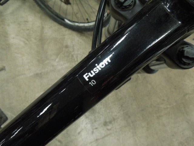 Load image into Gallery viewer, Used Rocky Mountain Fusion 10 Mountain Bike 17" 29"
