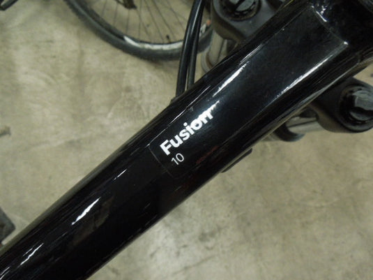 Used Rocky Mountain Fusion 10 Mountain Bike 17" 29"