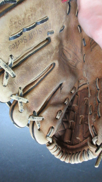Load image into Gallery viewer, Used Wilson Pro Staff 11" Glove - RHT
