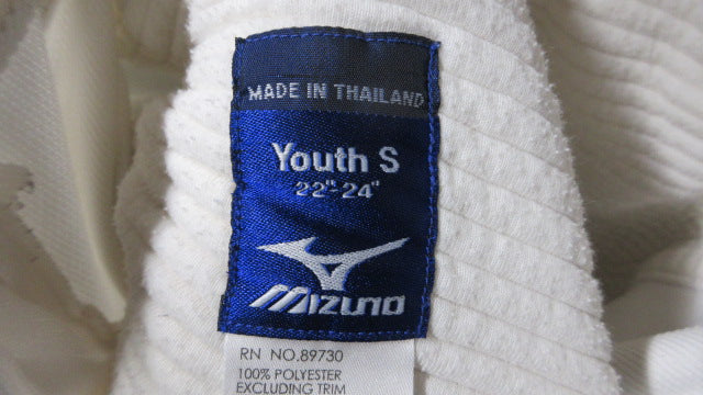 Load image into Gallery viewer, Used Mizuno Elastic Bottom Pants Youth Size Small - stained and worn knees
