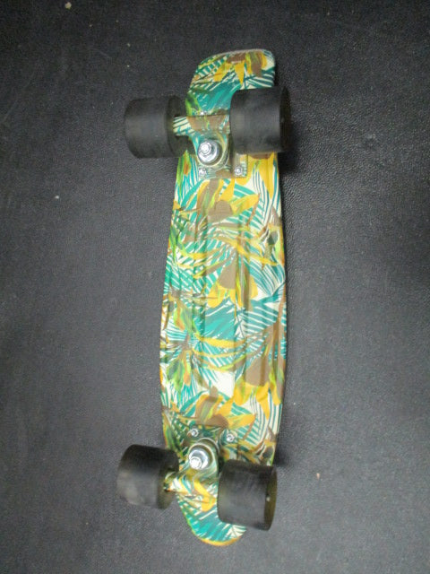 Load image into Gallery viewer, Used 22&quot; Penny Board Skateboard
