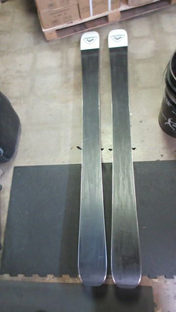 Load image into Gallery viewer, Used Rossignol Blackops Sender Powder Skis w/ Marker Bindings - 172 cm - wear
