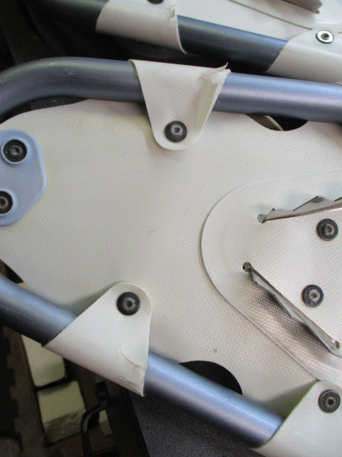 Load image into Gallery viewer, Used Sojourn Tubbs Snowshoes - 21&quot; - small wear on bottom
