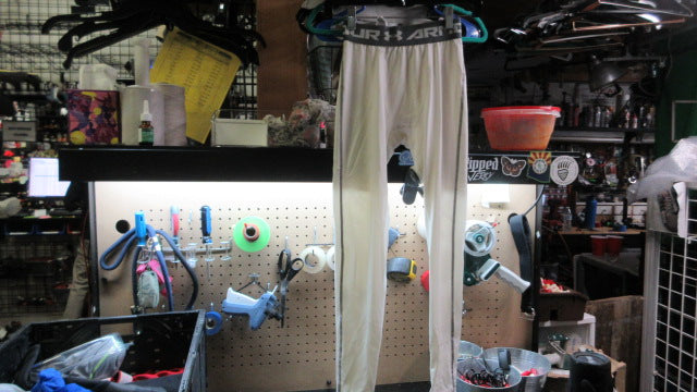 Load image into Gallery viewer, Used Under Armour Compression Leggings - Size Small
