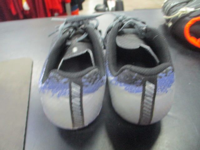 Load image into Gallery viewer, Used DSG Speed Viper Sz 3.5 Soccer Cleats

