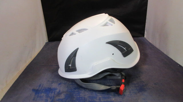 Load image into Gallery viewer, Used Aurora PMI Safety Climbing Helmet
