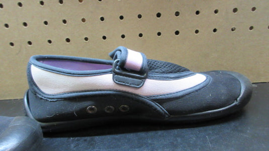 Used Speedo Water Shoes - Size 8