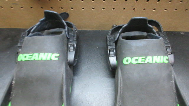 Load image into Gallery viewer, Used Oceanic V-Drive Swim Fins - Adult Large
