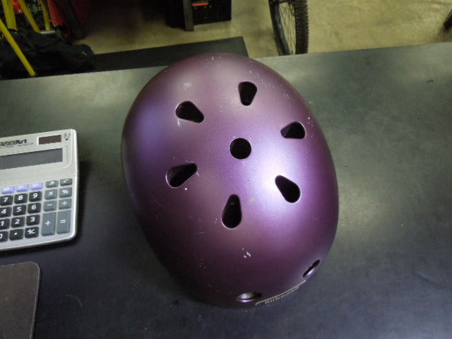 Load image into Gallery viewer, Used Nutcase Adjustable Bike Helmet Size M
