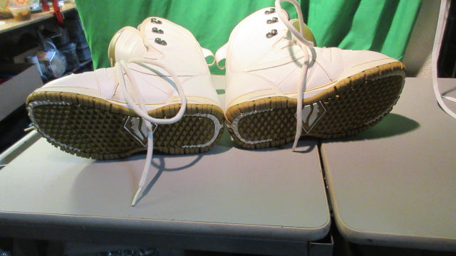 Load image into Gallery viewer, Used Vans Impression Size Womens 8 Snowboard Boots
