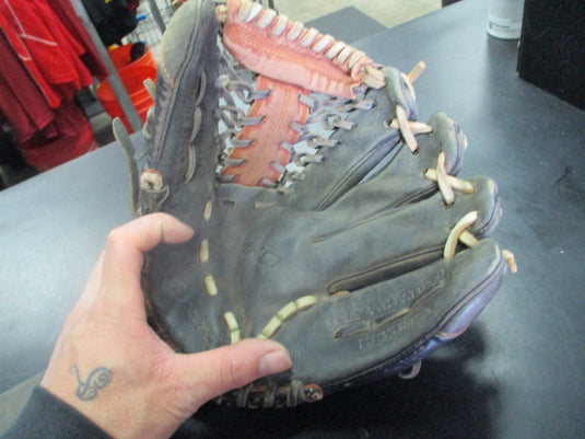 Used Easton Mako 11.5