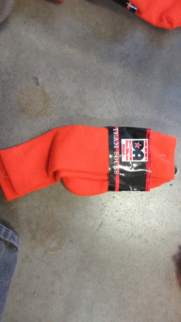 Load image into Gallery viewer, Used DA Athletic Socks - 5-7
