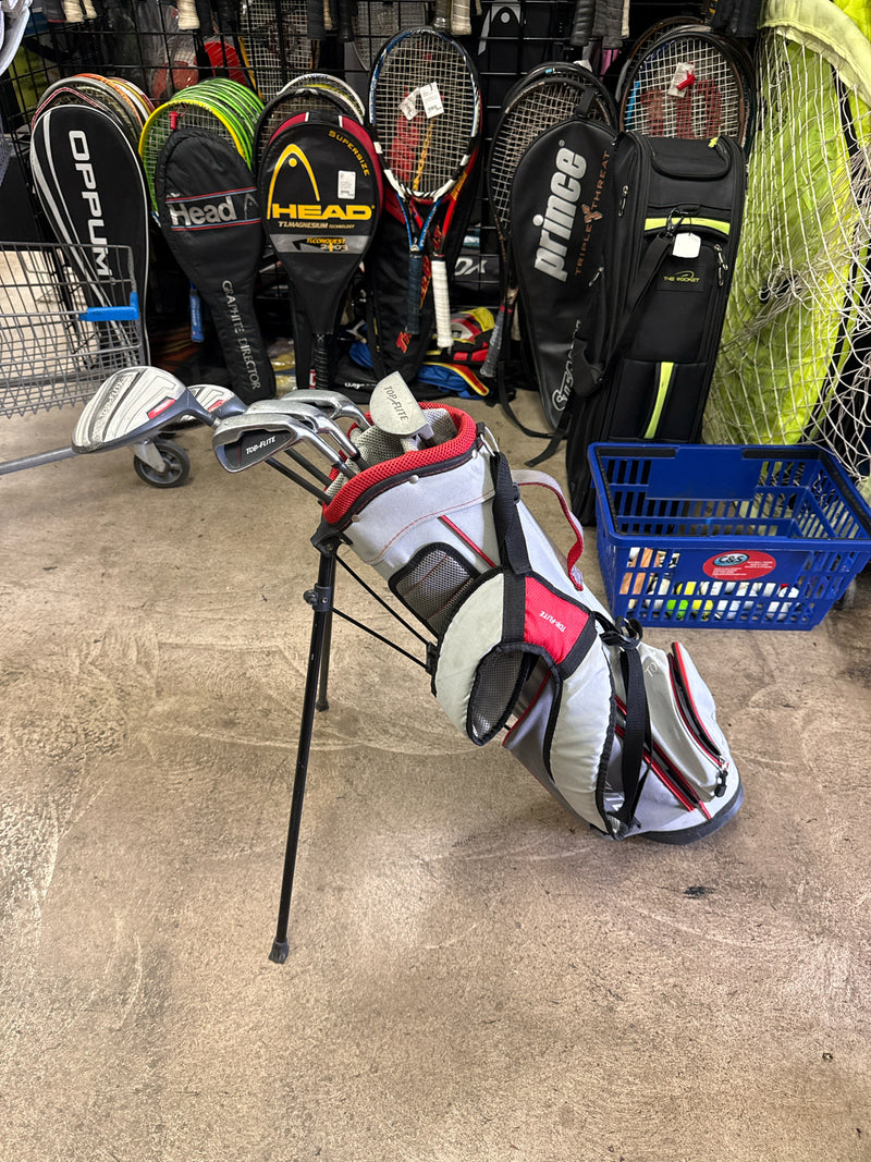 Load image into Gallery viewer, Used Top Flite Jr Golf Club Set 6 Clubs + Stand Bag
