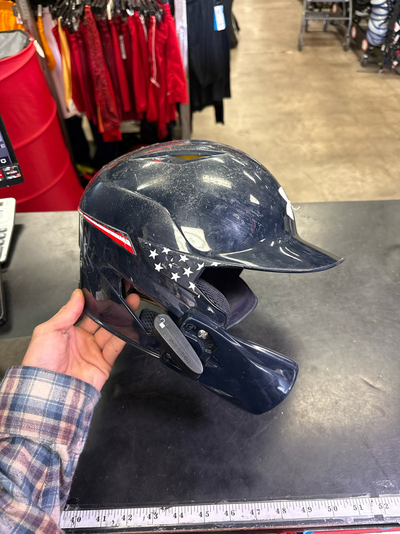 Load image into Gallery viewer, Used Underarmour UABH2-100 Batting Helmet with Jaw Guard Size 6 1/2 to 7 1/2
