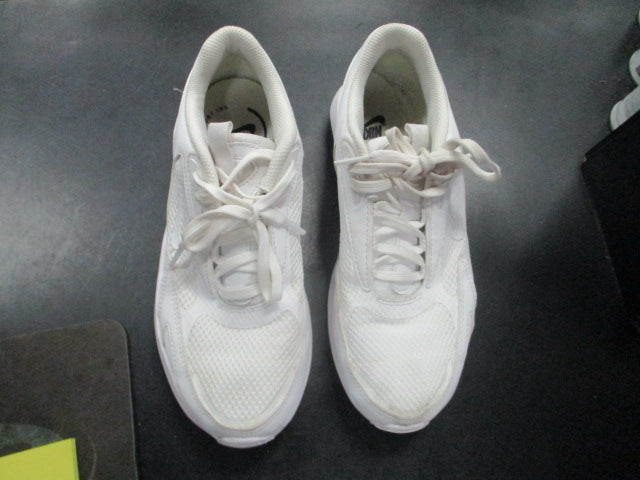 Load image into Gallery viewer, Used Nike Air Max Sneakers Size 6.5
