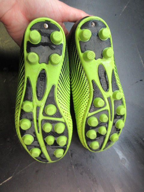 Load image into Gallery viewer, Used Vizari Stealth FG Soccer Shoes - Size Youth 1

